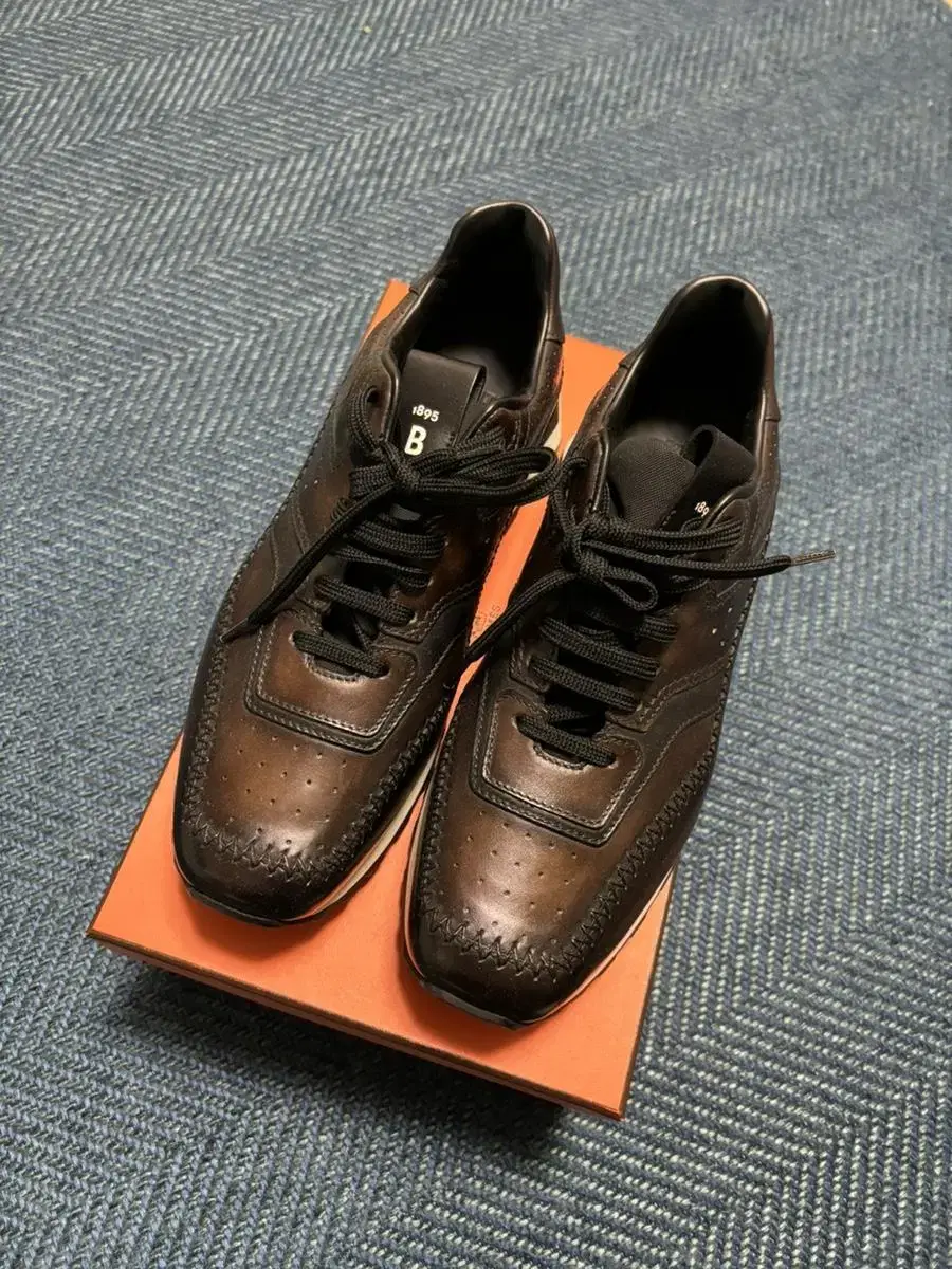 BERLUTI Fly Leather Sneaker 벨루티 플라이 스니커즈